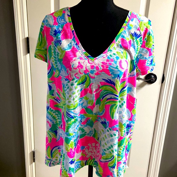 Lilly Pulitzer Etta top size Lg. EUC - Picture 1 of 2